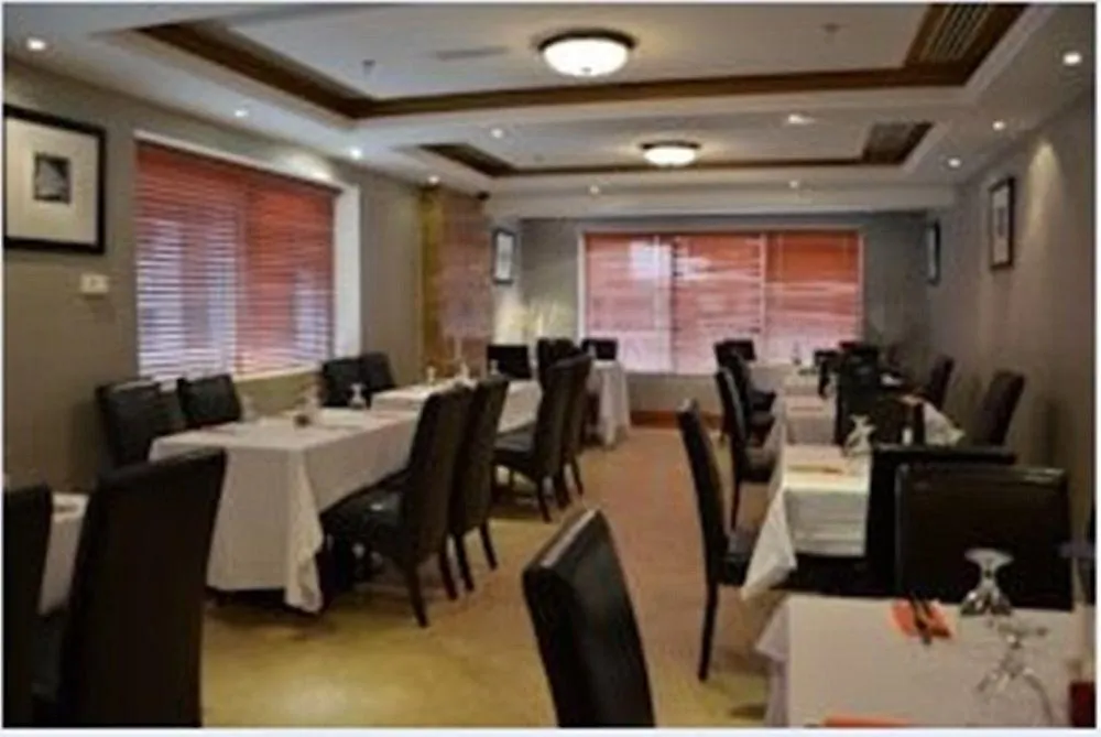 Richmond Greens Hotel Dubai